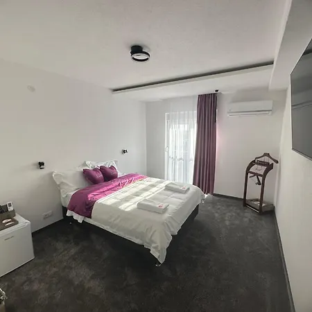 China Town Prenociste 2* Belgrad