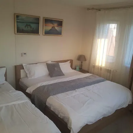 China Town Prenociste Hotel